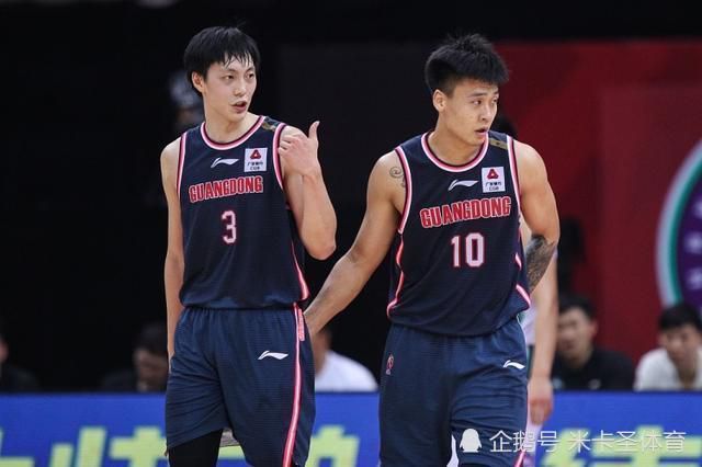 不过，虽然锡安后三个赛季的合同已经变成无保障，四名接受TA采访的NBA高管仍然表示鹈鹕几乎不可能裁掉锡安，除非情况变得特别严重。